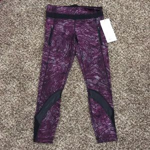 Lululemon seawheeze inspire 7/8 pants, size 6